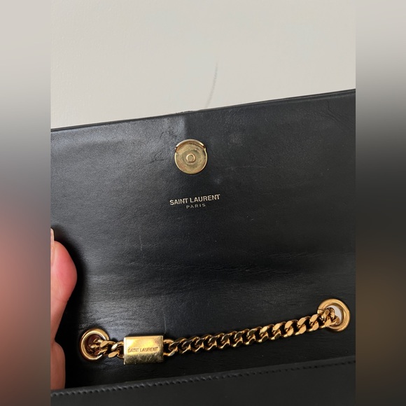 Gorgeous Yves Saint Laurent cross body bag black with gold accessory - Picture 9 of 13